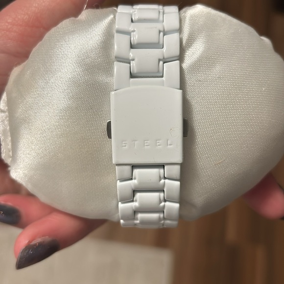 Guess Watch - Picture 4 of 6